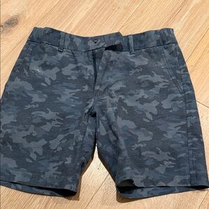 johnnie-O Gray & Navy Camo Flat-Front Kids Shorts